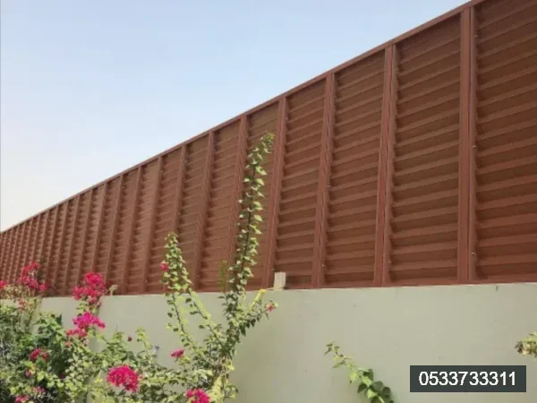سواتر — سواتر خشبية في جدة