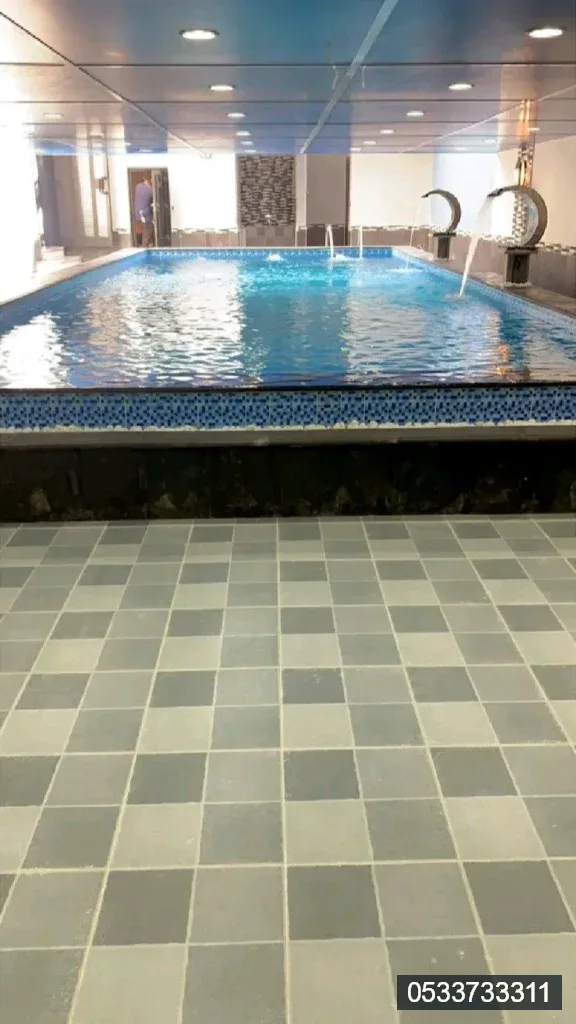 مظلات مسابح
